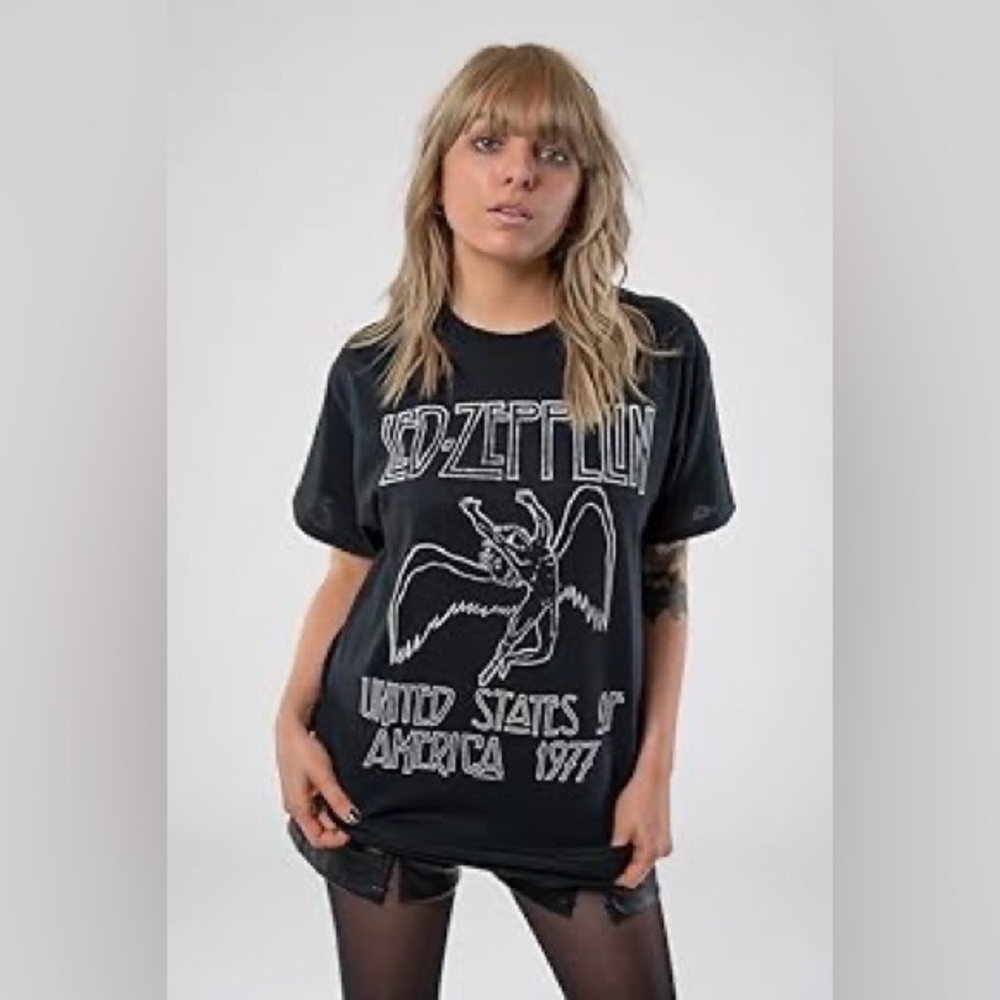 Band Tee! Led Zepplin Black Graphic Tee - NWT! Small
